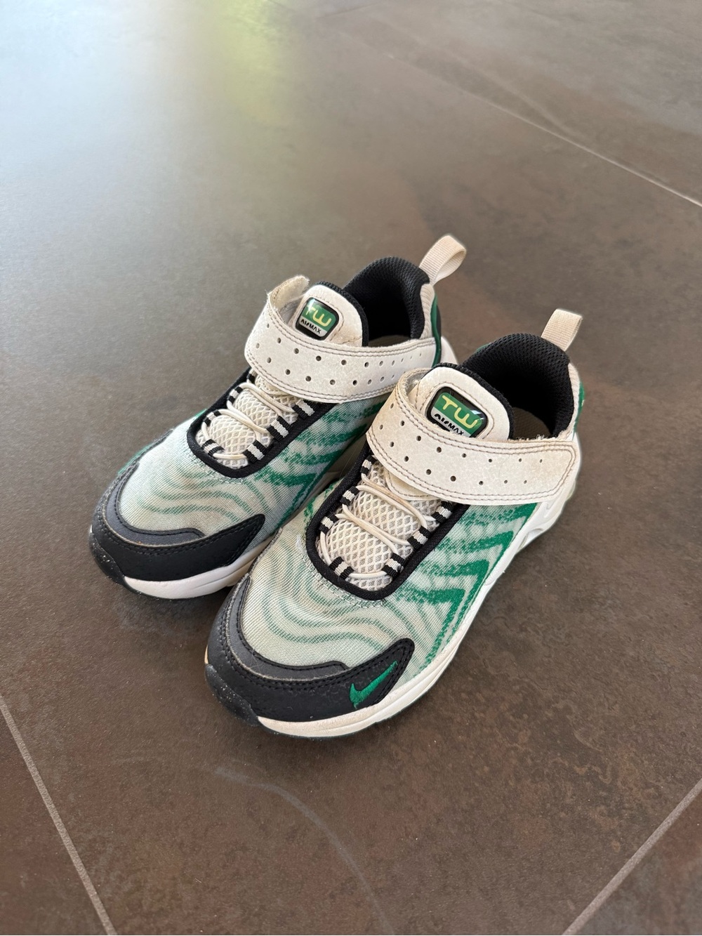 Kids Nike Air - Green/White Velcro Sneakers